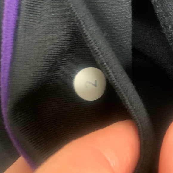 Lululemon wunder under  leggings - luon - size 2 - Picture 3 of 4